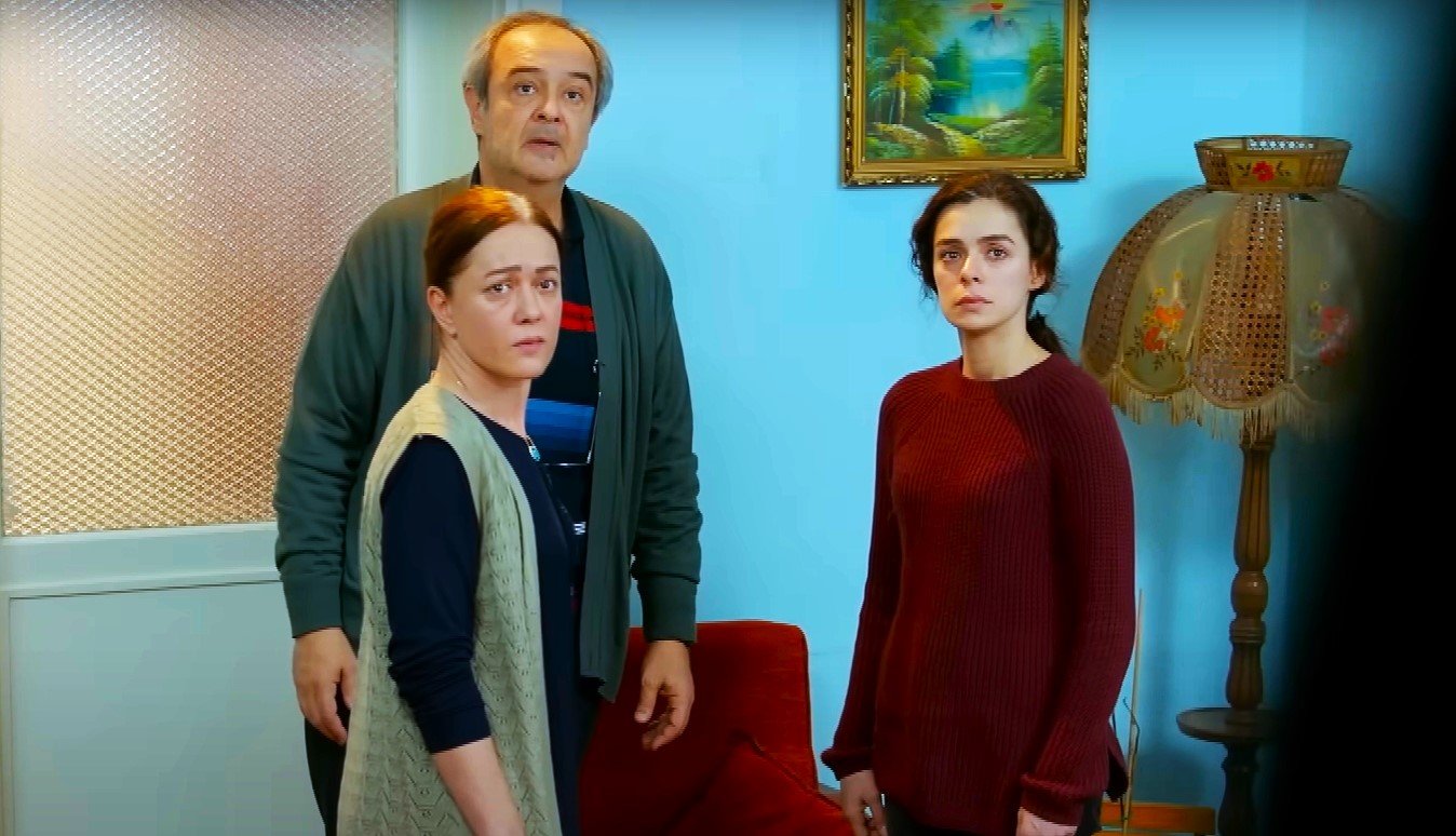 Bahar si trasferisce da Hatice dopo un incendio in casa sua, La forza di una donna - riassunto puntata 11